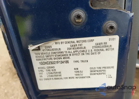 2001 Chevrolet Silverado 2500Hd Ls z USA, uszkodzony, nr VIN 1GCHC23U21F134186